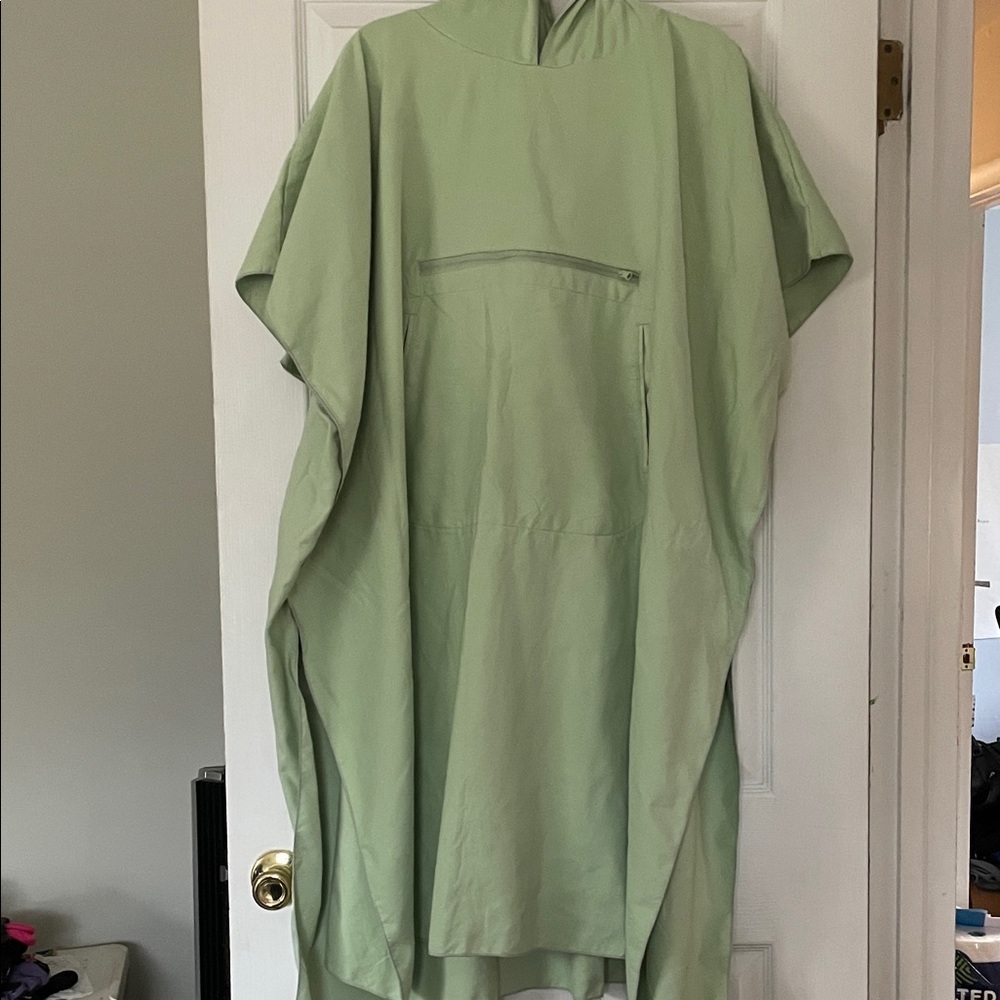 NWOT Kaftan soft green. Never worn. Hood & pockets. Soft Jersey like fabric Boho